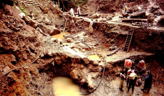 VECINO. El 70% del oro exportado por Ecuador es ilegal.