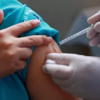 SEGURA. Ensayo clínico realizado en Estados Unidos revela que la vacuna de AstraZeneca es 79% eficaz y no tiene efectos secundarios graves.