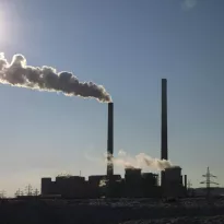 Contaminación. Los países se han propuesto reducir la emisión de los gases de efecto invernadero para combatir la contaminación ambiental.