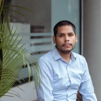 SIN EXTREMOS. Como miembro de la comunidad evangélica, Guillermo Flores considera que sí es posible la creencia religiosa progresista, orientada a defender la justicia social. 