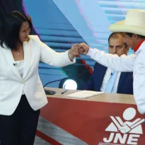 PLANES DE GOBIERNO. Las propuestas de ambos candidatos generarán efectos en el manejo económico del país.