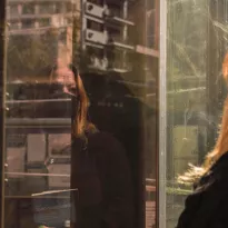TRABAJO NUEVO. Viviana González asiste a su primera reunión luego de encontrar un empleo gracias al cupo laboral trans.