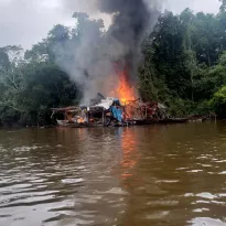 INTERVENCIÓN. La FEMA de Maynas ha destruido 48 dragas desde octubre del año pasado en el río Nanay. 