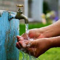 ACCESO LIMITADO. Pese a ser uno de los países con mayor cantidad de reserva de agua, la mitad de los peruanos no tiene acceso a ella. 
