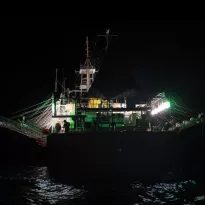 OCÉANOS. Como parte de la flota más grande del mundo, más de 300 barcos calamareros chinos navegan por las aguas de América del Sur.