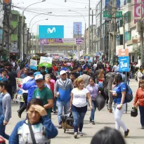 ALERTA. Expertos advierten que se "viene incubando un riesgo" en el país, al mantener un déficit elevado mientras no se pone límite al gasto ni se plantean reformas.