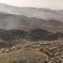 INEQUIDAD. Distritos con menos áreas verdes en Lima registran más calor que los que cuentan con ellas, lo que refleja una desigualdad frente a la crisis climática.