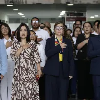 PERSONAJES. Al centro, viceministra Erika Valdivieso y ministra María Seminario en una actividad de la nueva gestión del Ministerio de la Mujer y Poblaciones Vulnerables.