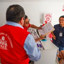 DEMORA. Recuento de votos provocará que la proclamación de resultados sea a mediados de noviembre.