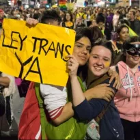 Los días previos a la aprobación de la norma se celebraron multitudinarias marchas en la ciudad de Montevideo.