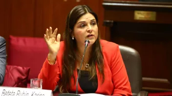 Karina Beteta, integrante de la Comisión Permanente