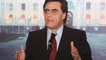 Luis Gonzales Posada, expresidente del Congreso. 