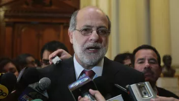 VERSIÓN. Daniel Abugattás brindó dicha versión tras referirse a la incertidumbre generada con el debate sobre la vacancia presidencial promovida por algunos miembros del Parlamento.