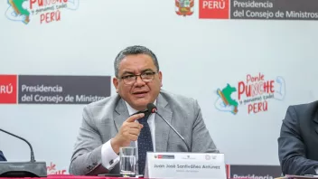 Es falsa la versión del ministro del Interior acerca de que por ley solo se puede suspender a un policía si está privado de su libertad