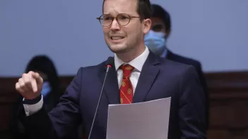 Es falsa la versión del congresista Cavero acerca de que Patricia Benavides no presentó una acción de amparo ante su suspensión