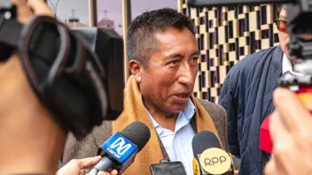#Factchecking Es #FALSA la versión del candidato presidencial Alanoca sobre que el Congreso actual modificó más de 80 artículos de la Constitución.  