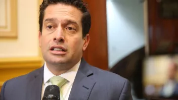 Es falsa la versión de Miguel Torres acerca de que la censura de Santiváñez se debió únicamente a Fuerza Popular